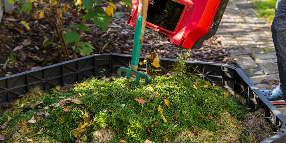Primex Garden Center-Pennsylvania-How To Prepare Your Garden Soil For Next Year-grass clippings in compost
