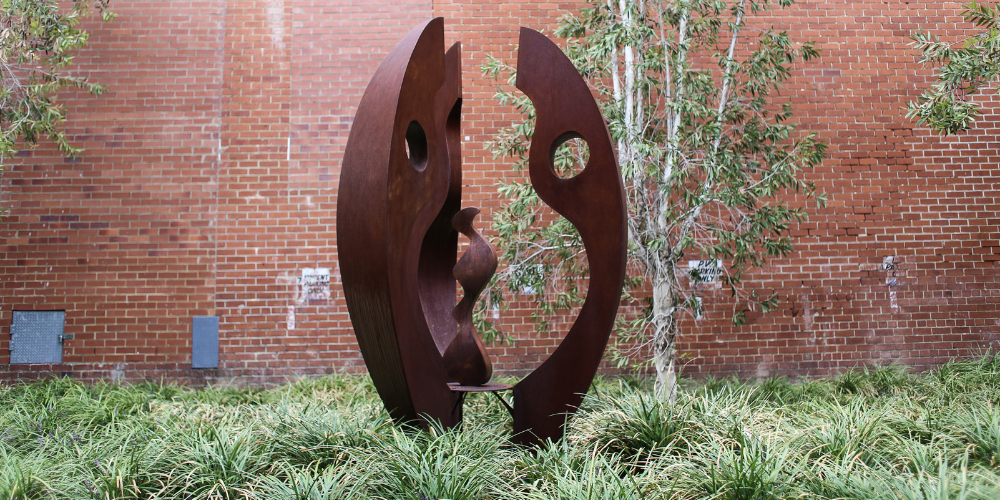 Primex-Garden-Center-Glenside-Pennsylvania-How-to-Bring-Art-Pieces-into-the-Garden-modern-art