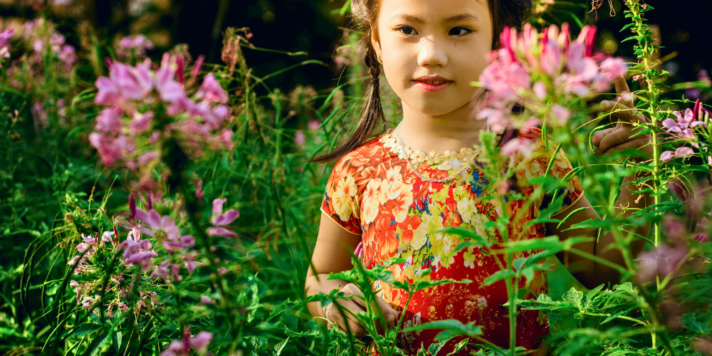 Primex Garden Center Glenside Pennsylvania Teaching Kids Through Gardening Child Observing Plants
